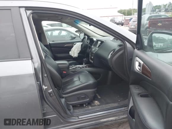 ✅ 2015 Nissan Pathfinder Platinum • VIN: 5N1AR2MMXFC714708 • Lot: 42755553. Listed on IAAI with 182,876 mi. Free auction sales archive from the USA and detailed vehicle history report at DreamBid. Image 5.