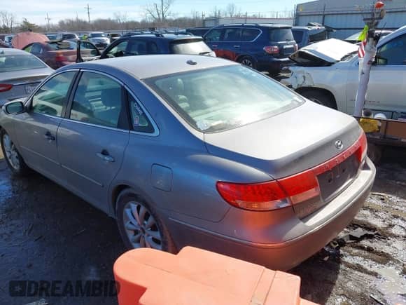 2008 Hyundai Azera Limited с VIN KMHFC46F28A282406, выставлен на аукционе IAAI как лот 41644061 с пробегом Не указан миль и . История ставок и продаж доступна на DreamBid. Изображение 3.