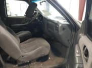 ✅ 2002 Chevrolet S-10 LS • VIN: 1GCDT13W72K179577 • Лот: 42138741. Опубликован ранее на IAAI с пробегом 173 303 миль. Бесплатный доступ к архиву аукционных продаж из США и подробный отчёт об истории автомобиля на DreamBid. Изображение 5.