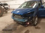 ✅ 2017 Ford Escape SE • VIN: 1FMCU9GD7HUC66808 • Lot: 41707595. Wystawiony na IAAI z przebiegiem 34 893 mil. Bezpłatny archiwum sprzedaży aukcyjnych z USA i szczegółowy raport historii pojazdu na DreamBid. Zdjęcie 6.