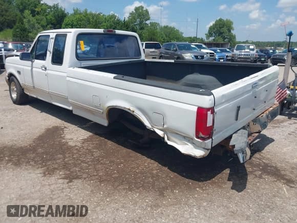 ✅ 1994 Ford F-150 • VIN: 1FTEX15HXRKB24395 • Lot: 42701671. Wystawiony na IAAI z przebiegiem Nie podano. Bezpłatny archiwum sprzedaży aukcyjnych z USA i szczegółowy raport historii pojazdu na DreamBid. Zdjęcie 3.