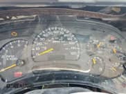 ✅ 2004 Chevrolet Silverado 2500HD LS • VIN: 1GCHK23U44F240386 • Lot: 49477065. Wystawiony na Copart z przebiegiem Nie podano. Bezpłatny archiwum sprzedaży aukcyjnych z USA i szczegółowy raport historii pojazdu na DreamBid. Zdjęcie 9.