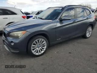 ✅ 2013 BMW X1 28i • VIN: WBAVM1C53DVW46288 • Лот: 85522685. Опубликован ранее на Copart с пробегом Не указан. Бесплатный доступ к архиву аукционных продаж из США и подробный отчёт об истории автомобиля на DreamBid. Изображение 1.