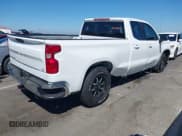✅ 2020 Chevrolet Silverado 1500 LT • VIN: 1GCRWCEDXLZ341683 • Lot: 43184472. Wystawiony na IAAI z przebiegiem 52 810 mil. Bezpłatny archiwum sprzedaży aukcyjnych z USA i szczegółowy raport historii pojazdu na DreamBid. Zdjęcie 4.