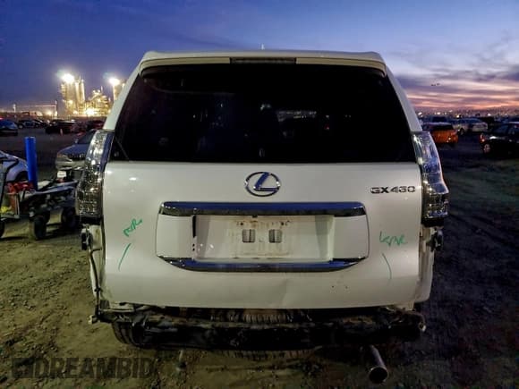 ✅ 2015 Lexus GX 460 Luxury • VIN: JTJJM7FXXF5093320 • Lot: 94664405. Wystawiony na Copart z przebiegiem 137 208 mil. Bezpłatny archiwum sprzedaży aukcyjnych z USA i szczegółowy raport historii pojazdu na DreamBid. Zdjęcie 6.