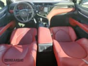 ✅ 2020 Toyota Camry XSE • VIN: 4T1KZ1AK4LU033788 • Lot: 87300045. Wystawiony na Copart z przebiegiem 66 228 mil. Bezpłatny archiwum sprzedaży aukcyjnych z USA i szczegółowy raport historii pojazdu na DreamBid. Zdjęcie 8.