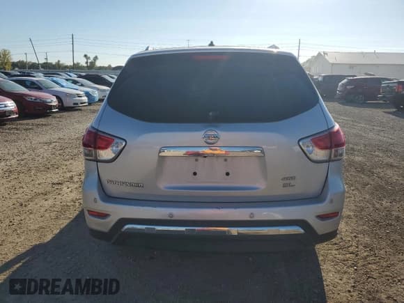 ✅ 2015 Nissan Pathfinder SL • VIN: 5N1AR2MM1FC670033 • Лот: 85863755. Опубликован ранее на Copart с пробегом Не указан. Бесплатный доступ к архиву аукционных продаж из США и подробный отчёт об истории автомобиля на DreamBid. Изображение 6.