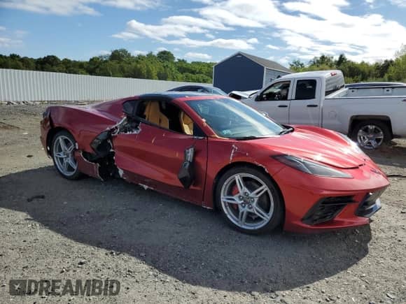 2022 Chevrolet Corvette 2LT z VIN 1G1YB2D48N5114949, wystawiony jako Copart lot #69171345 z przebiegiem 1 776 mil mil oraz Szkoda całkowita • Salvage title. Historia ofert i sprzedaży dostępna na DreamBid. Obrazek 4.