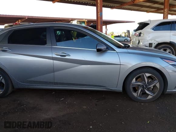 ✅ 2021 Hyundai Elantra Limited • VIN: 5NPLP4AG7MH028883 • Lot: 43427337. Listed on IAAI with 62,150 mi. Free auction sales archive from the USA and detailed vehicle history report at DreamBid. Image 13.