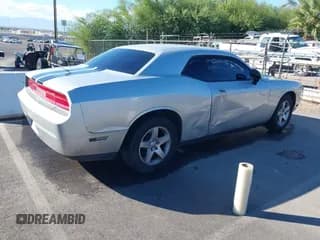 ✅ 2010 Dodge Challenger SE • VIN: 2B3CJ4DV5AH225066 • Lot: 43504799. Wystawiony na IAAI z przebiegiem 145 195 mil. Bezpłatny archiwum sprzedaży aukcyjnych z USA i szczegółowy raport historii pojazdu na DreamBid. Zdjęcie 4.