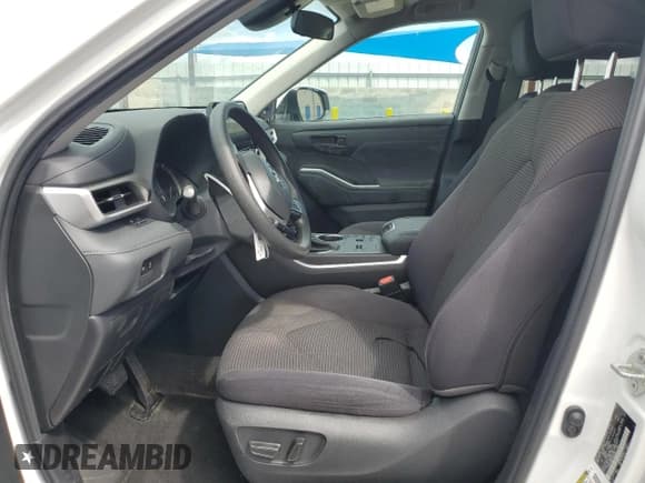 ✅ 2023 Toyota Highlander L • VIN: 5TDKDRAH6PS004096 • Lot: 83963055. Wystawiony na Copart z przebiegiem Nie podano. Bezpłatny archiwum sprzedaży aukcyjnych z USA i szczegółowy raport historii pojazdu na DreamBid. Zdjęcie 7.