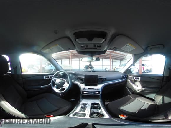 ✅ 2023 Ford Explorer XLT • VIN: 1FMSK7DHXPGA92372 • Lot: 43130163. Wystawiony na IAAI z przebiegiem 32 444 mil. Bezpłatny archiwum sprzedaży aukcyjnych z USA i szczegółowy raport historii pojazdu na DreamBid. Zdjęcie 20.