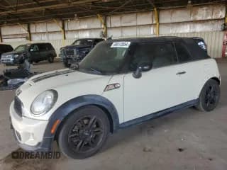✅ 2012 MINI Convertible S • VIN: WMWZP3C56CT250631 • Лот: 68012854. Опубликован ранее на Copart с пробегом 95 339 миль. Бесплатный доступ к архиву аукционных продаж из США и подробный отчёт об истории автомобиля на DreamBid. Изображение 1.