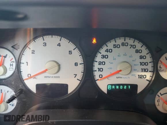 2005 Dodge 1500 SLT z VIN 1D7HA16D25J535547, wystawiony jako Copart lot #61823815 z przebiegiem Nie podano mil oraz Czysty tytuł • Clean title. Historia ofert i sprzedaży dostępna na DreamBid. Obrazek 9.