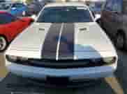 2013 Dodge Challenger SXT z VIN 2C3CDYAGXDH675954, wystawiony jako Copart lot #63340634 z przebiegiem 69 699 mil mil oraz Szkoda całkowita • Salvage title. Historia ofert i sprzedaży dostępna na DreamBid. Obrazek 5.