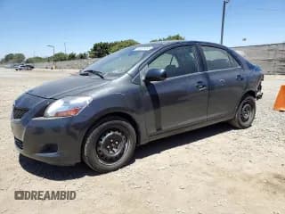 ✅ 2009 Toyota Yaris • VIN: JTDBT903794045585 • Lot: 66493495. Wystawiony na Copart z przebiegiem 155 151 mil. Bezpłatny archiwum sprzedaży aukcyjnych z USA i szczegółowy raport historii pojazdu na DreamBid. Zdjęcie 1.