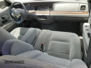 ✅ 2003 Ford Crown Victoria Standard • VIN: 2FAFP73W73X138578 • Lot: 65280395. Wystawiony na Copart z przebiegiem 131 245 mil. Bezpłatny archiwum sprzedaży aukcyjnych z USA i szczegółowy raport historii pojazdu na DreamBid. Zdjęcie 8.