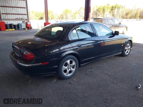 ✅ 2001 Jaguar S-Type V6 • VIN: SAJDA01N31FL96112 • Lot: 42045202. Wystawiony na IAAI z przebiegiem 264 076 mil. Bezpłatny archiwum sprzedaży aukcyjnych z USA i szczegółowy raport historii pojazdu na DreamBid. Zdjęcie 4.