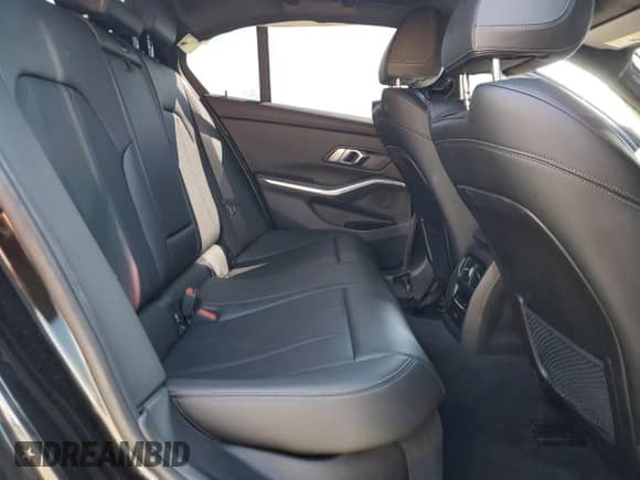 2022 BMW 3 Series 330i xDrive z VIN 3MW5R7J05N8C70306, wystawiony jako Copart lot #71299635 z przebiegiem 42 128 mil mil oraz Szkoda całkowita • Salvage title. Historia ofert i sprzedaży dostępna na DreamBid. Obrazek 10.