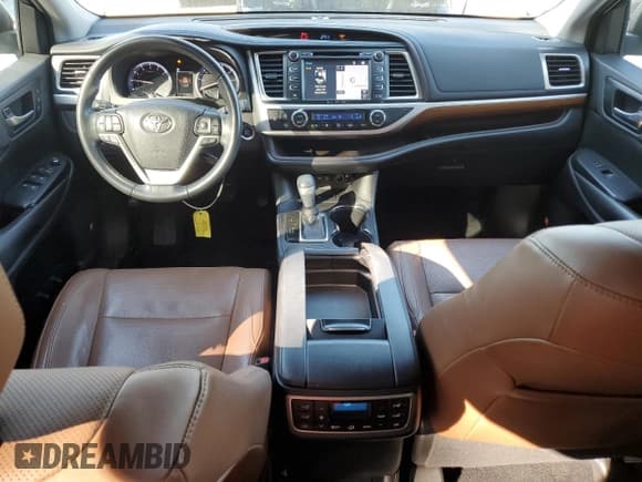 ✅ 2019 Toyota Highlander Limited • VIN: 5TDYZRFH2KS325730 • Lot: 90662825. Listed on Copart with 51,442 mi. Free auction sales archive from the USA and detailed vehicle history report at DreamBid. Image 8.