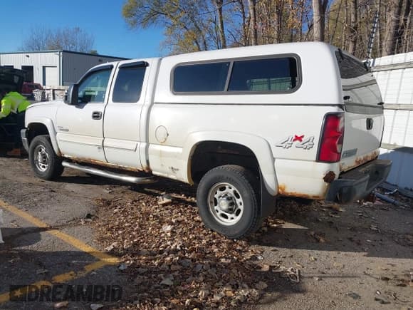 ✅ 2007 Chevrolet Silverado 2500HD LT2 • VIN: 1GCHK29D27E126212 • Лот: 43600930. Опубликован ранее на IAAI с пробегом Не указан. Бесплатный доступ к архиву аукционных продаж из США и подробный отчёт об истории автомобиля на DreamBid. Изображение 3.