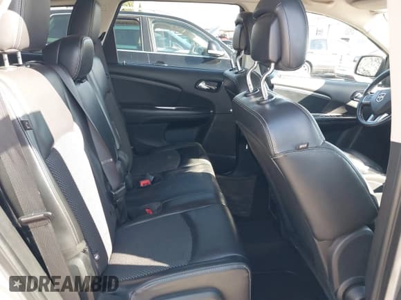 ✅ 2017 Dodge Journey Crossroad Plus • VIN: 3C4PDCGG5HT532396 • Lot: 41761250. Wystawiony na IAAI z przebiegiem 116 432 mil. Bezpłatny archiwum sprzedaży aukcyjnych z USA i szczegółowy raport historii pojazdu na DreamBid. Zdjęcie 8.