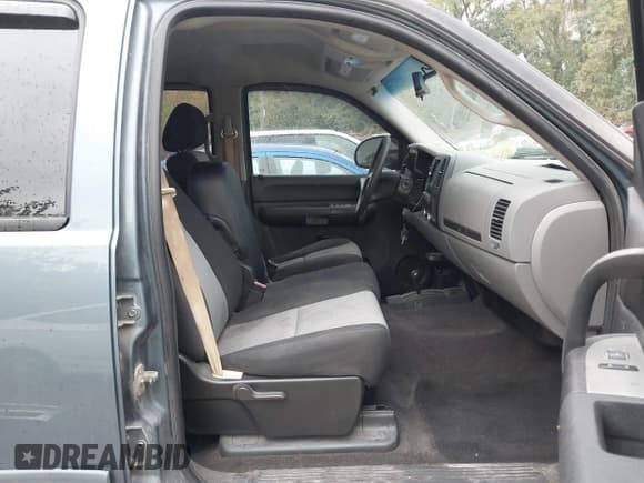 ✅ 2008 Chevrolet Silverado 1500 LS • VIN: 2GCEK13C981245858 • Лот: 43387544. Опубликован ранее на IAAI с пробегом 319 947 миль. Бесплатный доступ к архиву аукционных продаж из США и подробный отчёт об истории автомобиля на DreamBid. Изображение 5.