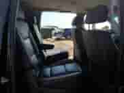 2017 Chevrolet Suburban Premier z VIN 1GNSKJKC1HR176313, wystawiony jako Copart lot #70220104 z przebiegiem 94 654 mil mil oraz Czysty tytuł • Clean title. Historia ofert i sprzedaży dostępna na DreamBid. Obrazek 11.