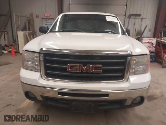 ✅ 2011 GMC Sierra 1500 SLE • VIN: 1GTR1VE01BZ205089 • Lot: 41711396. Wystawiony na IAAI z przebiegiem 299 823 mil. Bezpłatny archiwum sprzedaży aukcyjnych z USA i szczegółowy raport historii pojazdu na DreamBid. Zdjęcie 13.