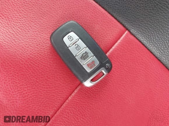 ✅ 2013 Hyundai Genesis Coupe R-Spec • VIN: KMHHU6KJ0DU105695 • Lot: 42605527. Wystawiony na IAAI z przebiegiem 115 875 mil. Bezpłatny archiwum sprzedaży aukcyjnych z USA i szczegółowy raport historii pojazdu na DreamBid. Zdjęcie 11.