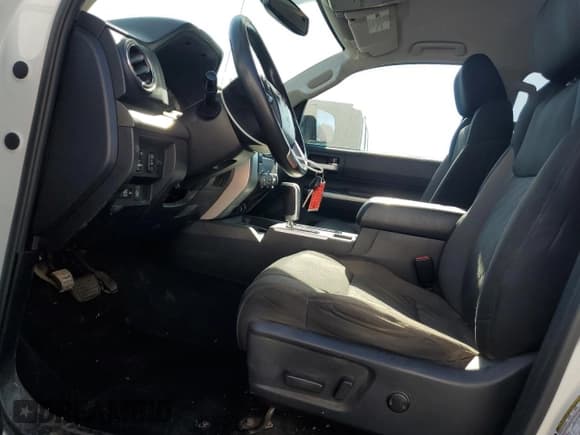 ✅ 2017 Toyota Tundra SR • VIN: 5TFTY5F16HX009503 • Lot: 84199964. Listed on Copart with 119,255 mi. Free auction sales archive from the USA and detailed vehicle history report at DreamBid. Image 7.