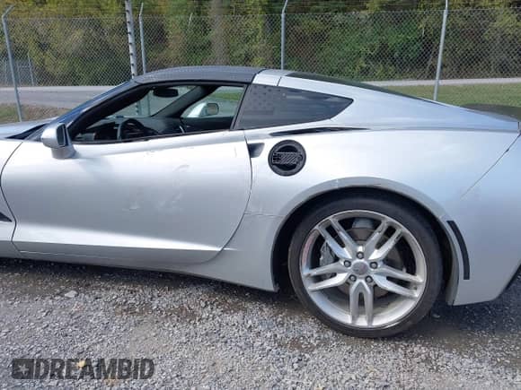 2019 Chevrolet Corvette 1LT z VIN 1G1YA2D70K5107194, wystawiony jako IAAI lot #43401580 z przebiegiem 59 452 mil mil oraz . Historia ofert i sprzedaży dostępna na DreamBid. Obrazek 6.