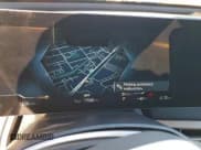 ✅ 2024 BMW iX xDrive50 • VIN: WB523CF04RCN74259 • Lot: 96496275. Wystawiony na Copart z przebiegiem 17 068 mil. Bezpłatny archiwum sprzedaży aukcyjnych z USA i szczegółowy raport historii pojazdu na DreamBid. Zdjęcie 9.