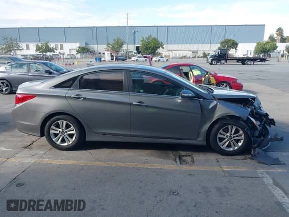 2014 Hyundai Sonata GLS с VIN 5NPEB4AC9EH909199, выставлен на аукционе IAAI как лот 43249075 с пробегом 128 884 миль миль и . История ставок и продаж доступна на DreamBid. Изображение 13.