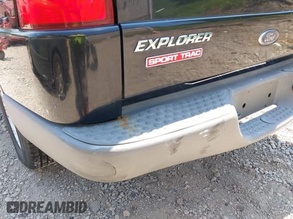 ✅ 2001 Ford Explorer Sport Trac • VIN: 1FMZU77EX1UA86462 • Lot: 42822624. Wystawiony na IAAI z przebiegiem 107 808 mil. Bezpłatny archiwum sprzedaży aukcyjnych z USA i szczegółowy raport historii pojazdu na DreamBid. Zdjęcie 16.