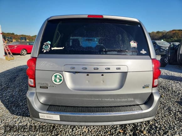 ✅ 2015 Dodge Grand Caravan SXT • VIN: 2C4RDGCG5FR744740 • Lot: 92726695. Listed on Copart with 146,004 mi. Free auction sales archive from the USA and detailed vehicle history report at DreamBid. Image 6.