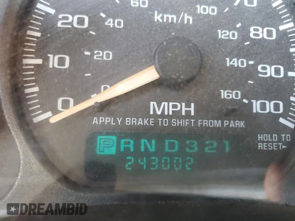 ✅ 2000 GMC Sierra 1500 SLE • VIN: 1GTEK14T4YZ172730 • Лот: 75864924. Опубликован ранее на Copart с пробегом 243 002 миль. Бесплатный доступ к архиву аукционных продаж из США и подробный отчёт об истории автомобиля на DreamBid. Изображение 9.