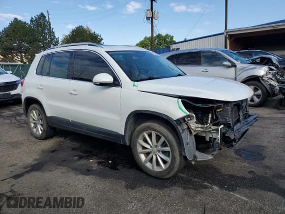 ✅ 2017 Volkswagen Tiguan Wolfsburg Edition • VIN: WVGSV7AX8HK010513 • Lot: 81342745. Wystawiony na Copart z przebiegiem 78 245 mil. Bezpłatny archiwum sprzedaży aukcyjnych z USA i szczegółowy raport historii pojazdu na DreamBid. Zdjęcie 4.
