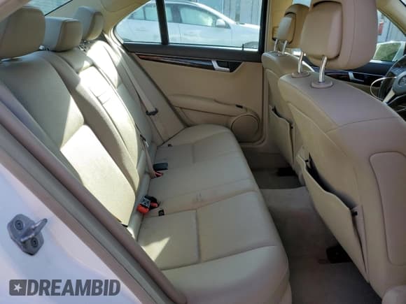 ✅ 2014 Mercedes-Benz C 250 Sport • VIN: WDDGF4HB1EG224845 • Лот: 82366245. Опубликован ранее на Copart с пробегом 114 830 миль. Бесплатный доступ к архиву аукционных продаж из США и подробный отчёт об истории автомобиля на DreamBid. Изображение 10.