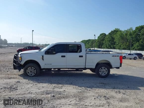 ✅ 2017 Ford F-250 Lariat • VIN: 1FT7W2BT6HEB21050 • Лот: 42169985. Опубликован ранее на IAAI с пробегом 201 314 миль. Бесплатный доступ к архиву аукционных продаж из США и подробный отчёт об истории автомобиля на DreamBid. Изображение 14.