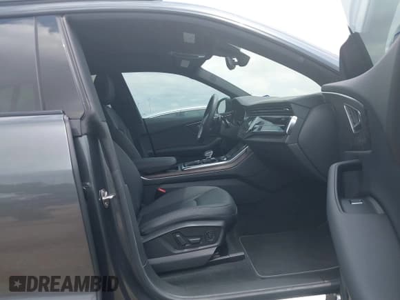 ✅ 2020 Audi Q8 Premium Plus • VIN: WA1EVAF15LD015114 • Lot: 42072528. Listed on IAAI with 37,508 mi. Free auction sales archive from the USA and detailed vehicle history report at DreamBid. Image 5.