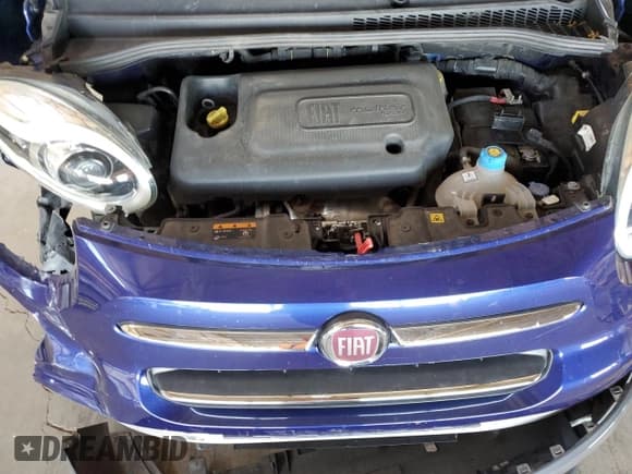 ✅ 2019 FIAT 500L Lounge • VIN: ZFBNFACH9KZ042325 • Lot: 64339075. Listed on Copart with 49,279 mi. Free auction sales archive from the USA and detailed vehicle history report at DreamBid. Image 12.