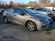 ✅ 2018 Chevrolet Cruze LT • VIN: 1G1BE5SM6J7198950 • Лот: 92197095. Опубликован ранее на Copart с пробегом 104 998 миль. Бесплатный доступ к архиву аукционных продаж из США и подробный отчёт об истории автомобиля на DreamBid. Изображение 4.