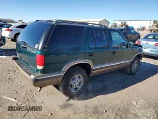 1997 Chevrolet Blazer LS z VIN 1GNDT13W6V2230742, wystawiony jako Copart lot #88545005 z przebiegiem 251 684 mil mil oraz Czysty tytuł • Clean title. Historia ofert i sprzedaży dostępna na DreamBid. Obrazek 3.