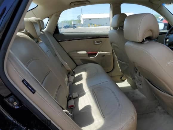 2006 Hyundai Azera SE с VIN KMHFC46F86A119174, выставлен на аукционе Copart как лот 54777685 с пробегом 200 244 миль миль и Списание • Salvage title. История ставок и продаж доступна на DreamBid. Изображение 10.