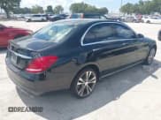 ✅ 2016 Mercedes-Benz C 300 • VIN: 55SWF4JB2GU120005 • Lot: 42905656. Wystawiony na IAAI z przebiegiem 134 814 mil. Bezpłatny archiwum sprzedaży aukcyjnych z USA i szczegółowy raport historii pojazdu na DreamBid. Zdjęcie 4.