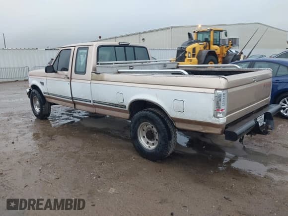 ✅ 1997 Ford F-250 • VIN: 1FTHX25F5VEC41067 • Lot: 41896435. Listed on IAAI with 280,070 mi. Free auction sales archive from the USA and detailed vehicle history report at DreamBid. Image 3.