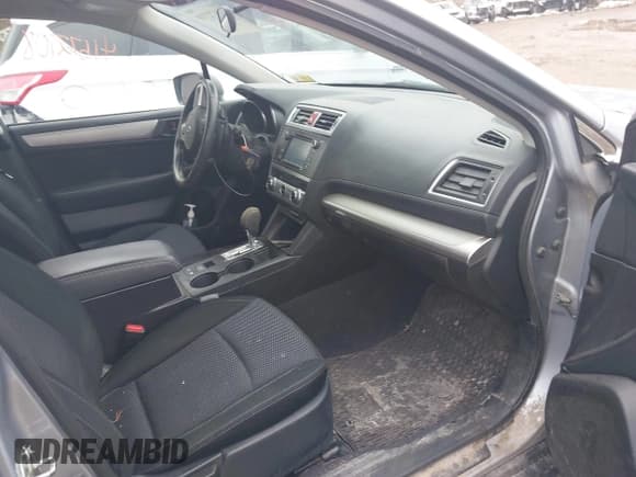 ✅ 2015 Subaru Outback 2.5i • VIN: 4S4BSAAC0F3269068 • Lot: 41672708. Listed on IAAI with 169,591 mi. Free auction sales archive from the USA and detailed vehicle history report at DreamBid. Image 5.