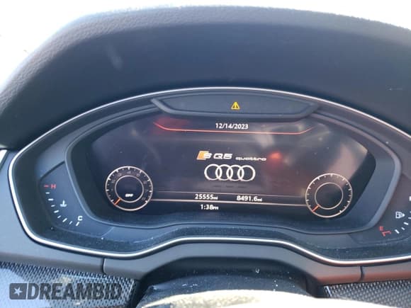 ✅ 2019 Audi SQ5 Prestige • VIN: WA1C4AFY5K2099436 • Лот: 80488953. Опубликован ранее на Copart с пробегом 25 555 миль. Бесплатный доступ к архиву аукционных продаж из США и подробный отчёт об истории автомобиля на DreamBid. Изображение 9.