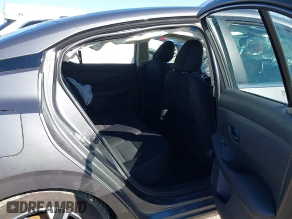 ✅ 2024 Nissan Sentra SV • VIN: 3N1AB8CV4RY313434 • Lot: 43421784. Wystawiony na IAAI z przebiegiem 34 988 mil. Bezpłatny archiwum sprzedaży aukcyjnych z USA i szczegółowy raport historii pojazdu na DreamBid. Zdjęcie 8.